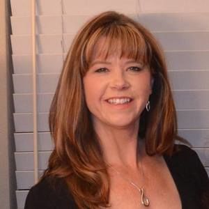 Meet your Posher, Lorie